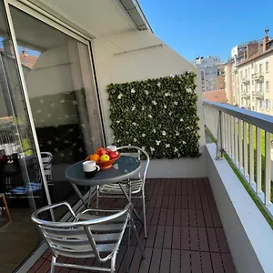 Plein Centre, Calme, Parking Inclus, Piscine Et Gardien , Grenoble France