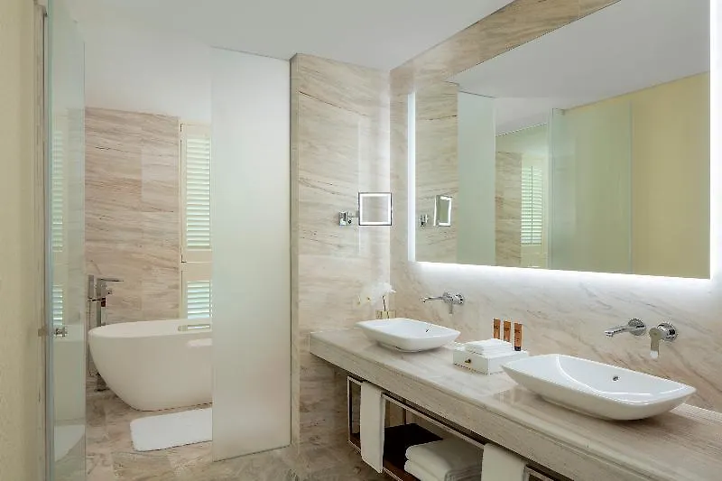 Paramount Hotel Dubai 5*,